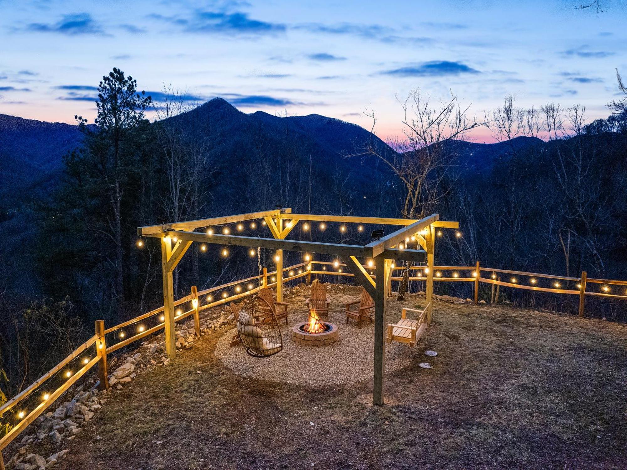 Maggie Valley Cabin With Beautiful Mountain Views, Hottub, Pet Friendly, Gameroom, Fireplace Екстер'єр фото